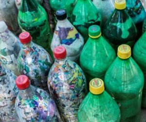 Eco-bricks, squaring the circular economy
