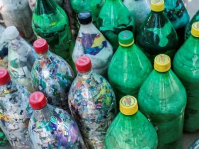 Eco-bricks, squaring the circular economy