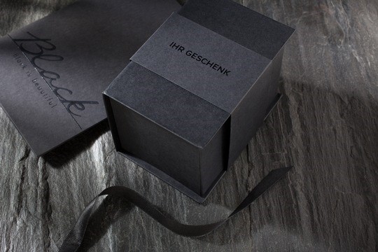 Koehler Greiz presents EcoBlack: high-quality black recycled paper for attractive packaging