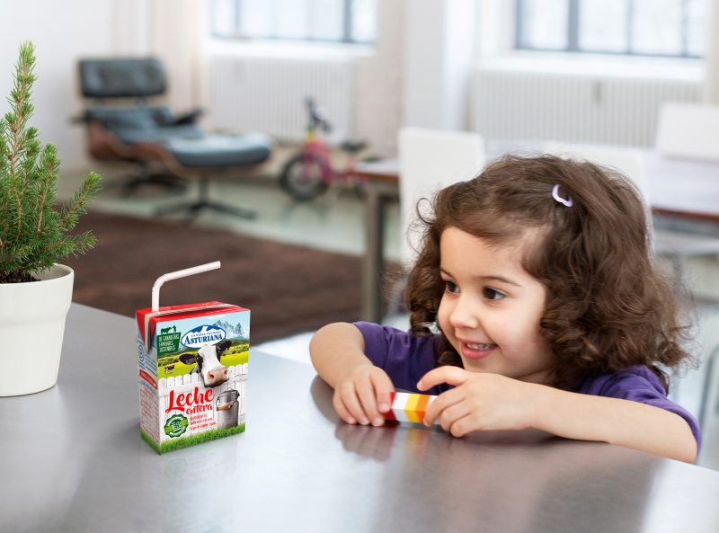 First commercial launch for SIG’s Paper U-straw for aseptic cartons