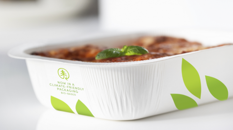 Stora Enso delivers new low-carbon material for microwavable ready-meal trays