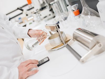 PulPac and HS Manufacturing Group cooperates in sustainable Dry Molded Fiber barrier technologies