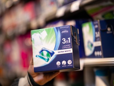 Smurfit Kappa develops its first paper-based child-lock box for laundry pods