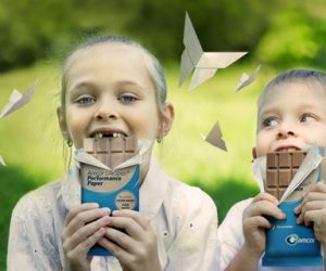 Amcor launches LifeSpan® Performance Paper in Europe: a high-barrier, recyclable paper-based packaging for snacks, confectionery and more