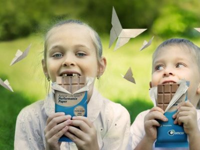 Amcor launches LifeSpan® Performance Paper in Europe: a high-barrier, recyclable paper-based packaging for snacks, confectionery and more