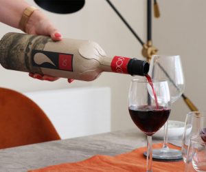 Paper Bottle Pioneers celebrate sale of 50,000th bottle – and saving 23 tonnes of carbon!