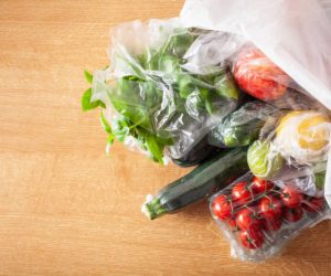 SUPERMARKETS GUILTY OF DECEPTION ON THE PLASTIC CRISIS