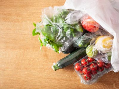 SUPERMARKETS GUILTY OF DECEPTION ON THE PLASTIC CRISIS