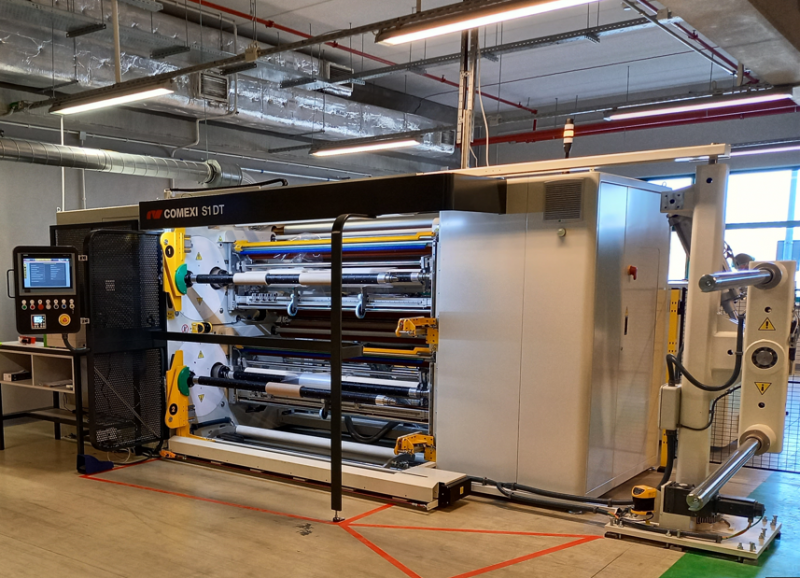 Wipak Polska Acquires a Second Comexi S1 DT Slitting Machine for Its Quality and High Productivity