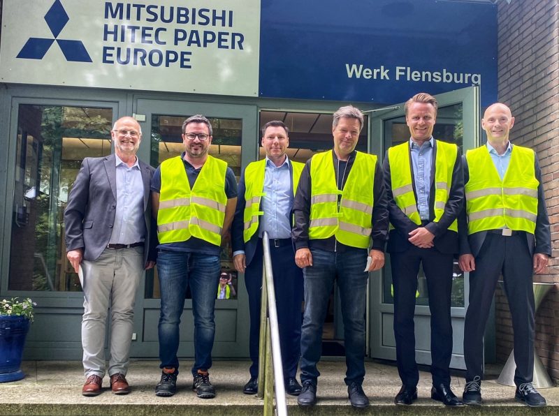 Federal Minister of Economics Habeck, visits Mitsubishi HiTec Paper in Flensburg