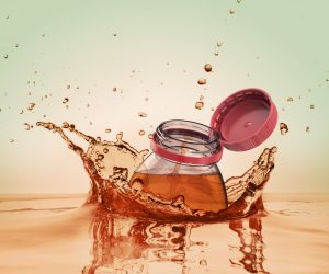 Multinational beverage manufacturer chooses innovative tethered caps from Affaba & Ferrari™ for its iced tea brand
