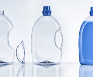 Greater stability with less material: KHS develops PET bottle with glued-in handle