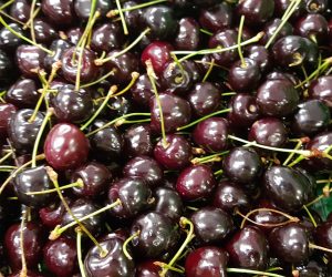 Automatic Packing of Handpicked, Fragile, High-Quality Cherries